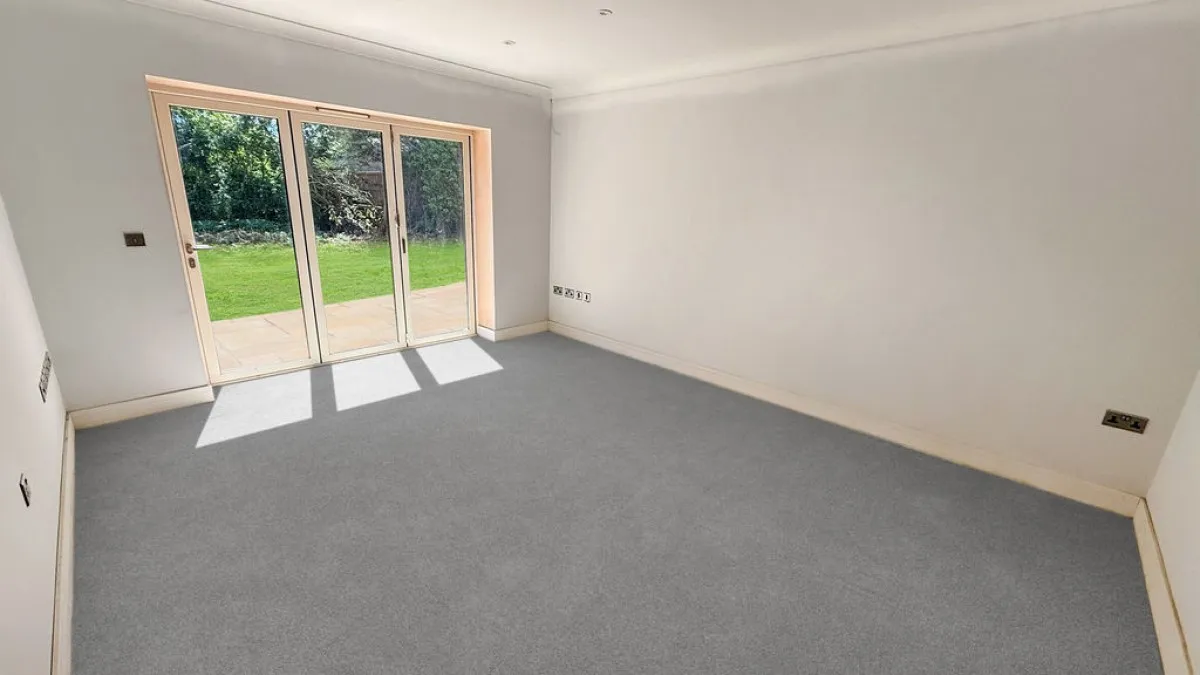 Oak Lodge, Orchard Court, photo 4