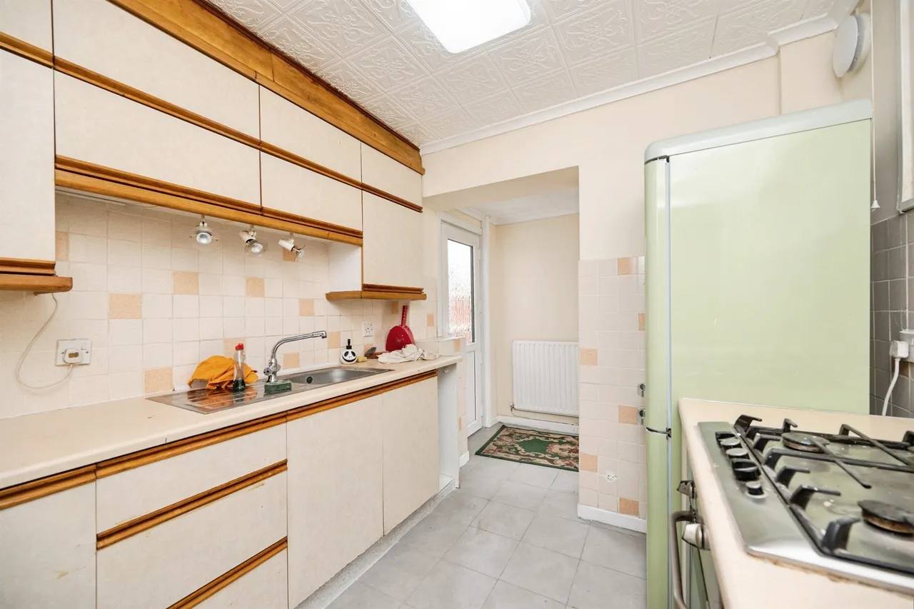 Surrey Crescent, West Bromwich, B71, photo 6