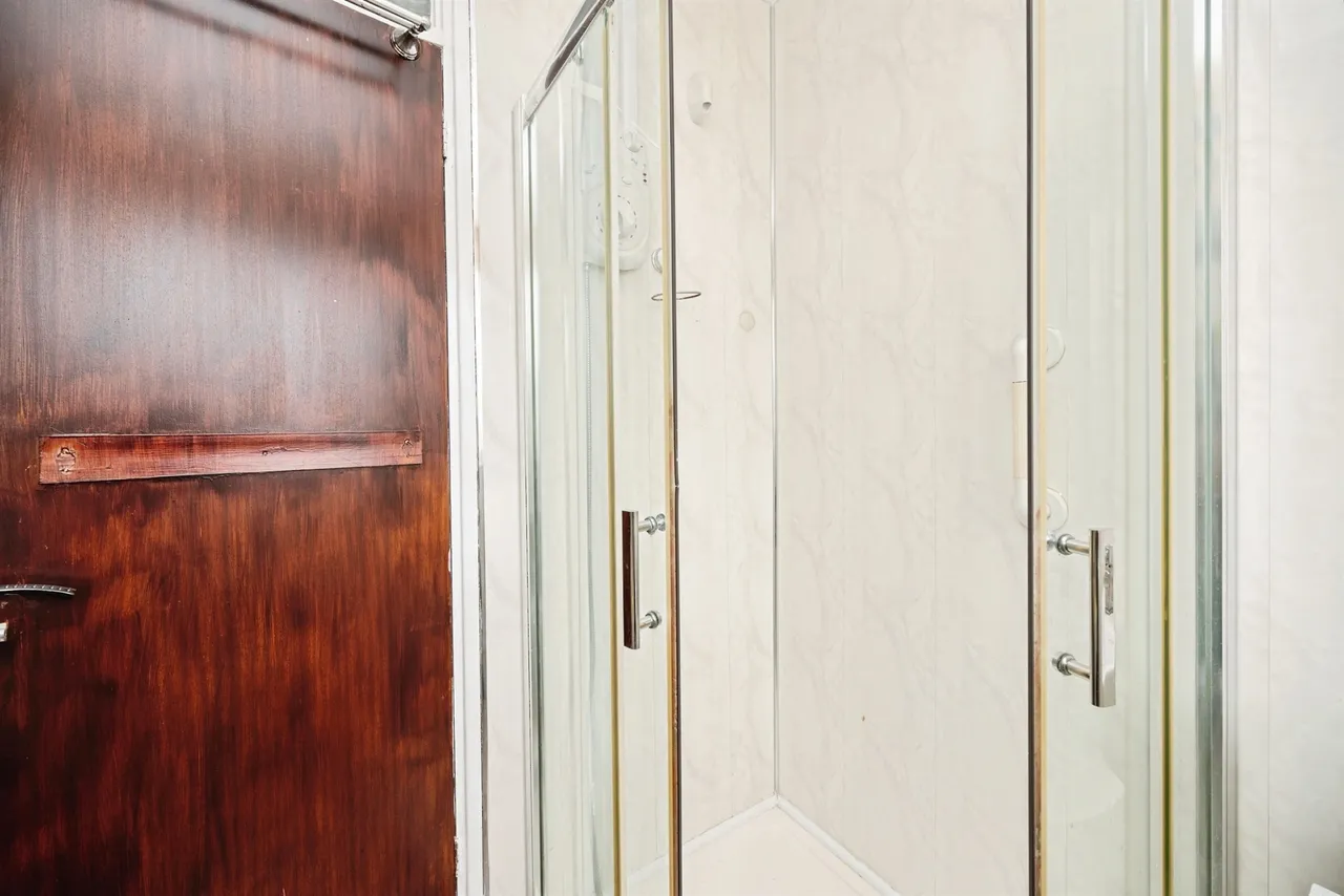 Surrey Crescent, West Bromwich, B71, photo 11