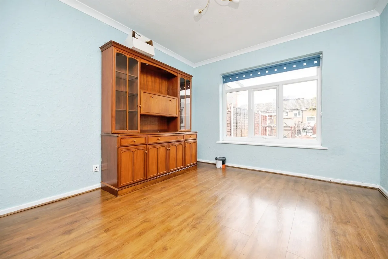 Surrey Crescent, West Bromwich, B71, photo 3