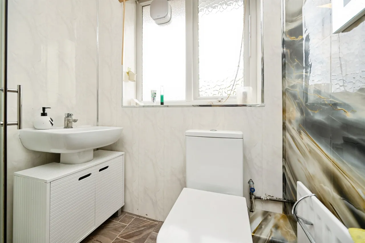Surrey Crescent, West Bromwich, B71, photo 10