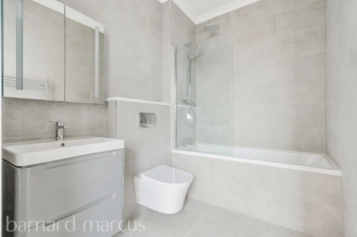 High Street, Dorking, RH4, photo 5