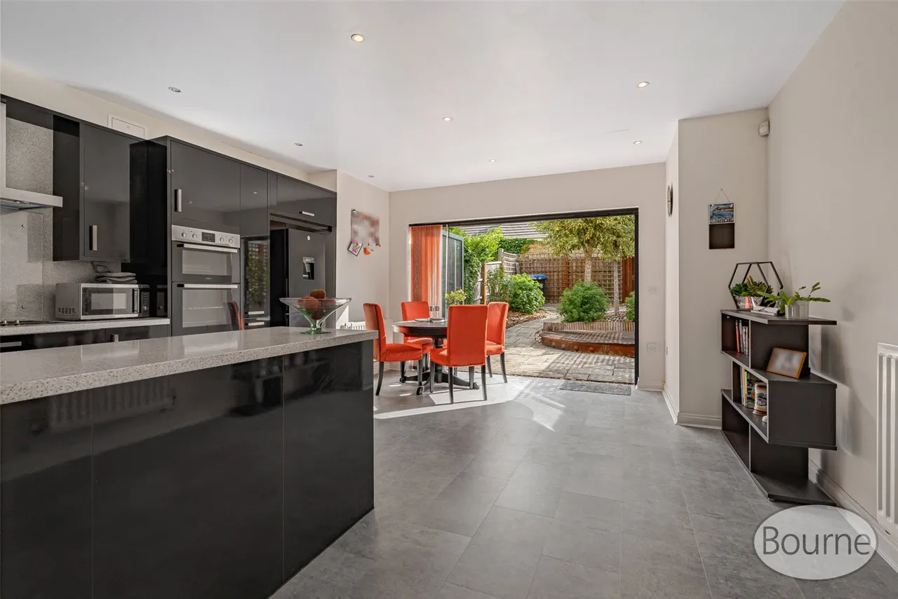 Florence Way, Knaphill, GU21, photo 2