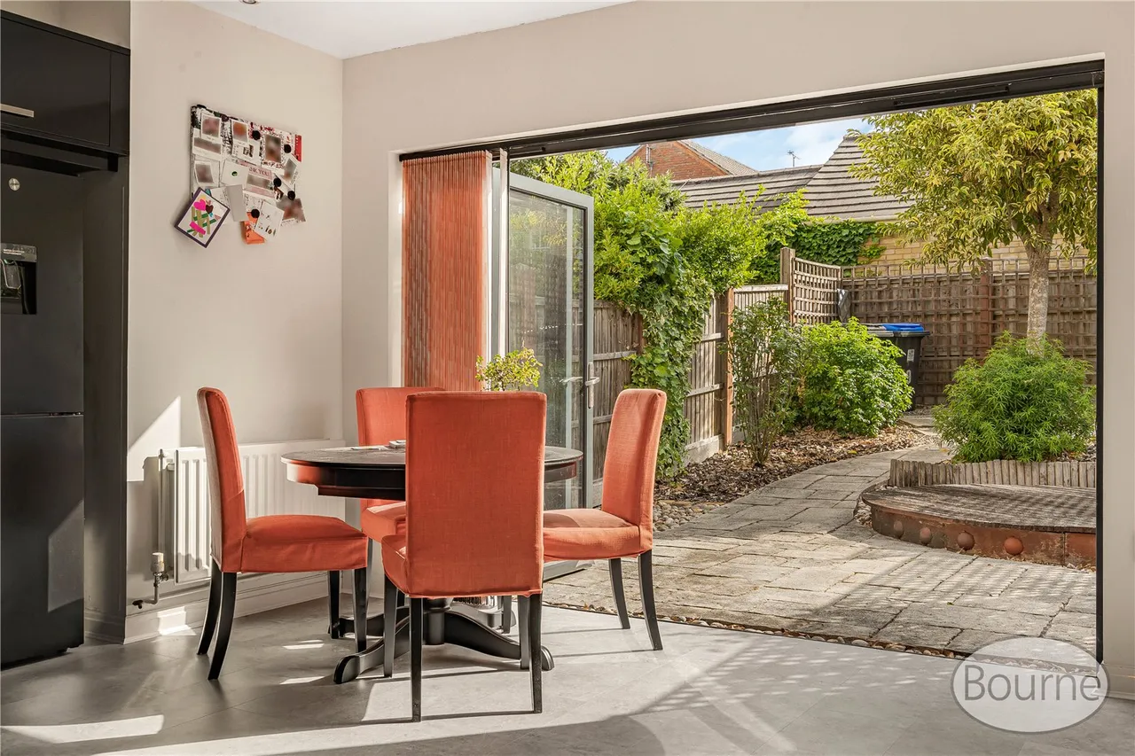 Florence Way, Knaphill, GU21, photo 5