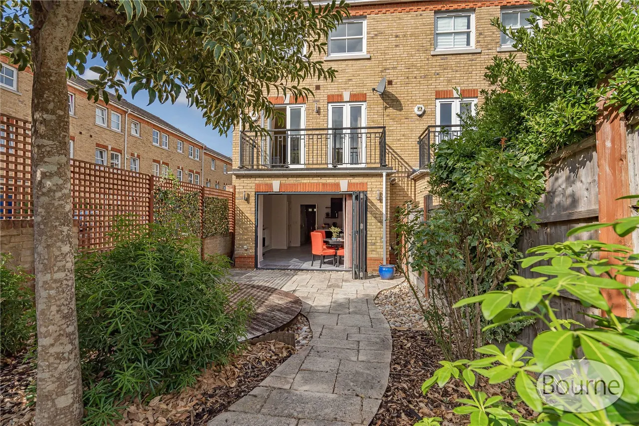 Florence Way, Knaphill, GU21, photo 25