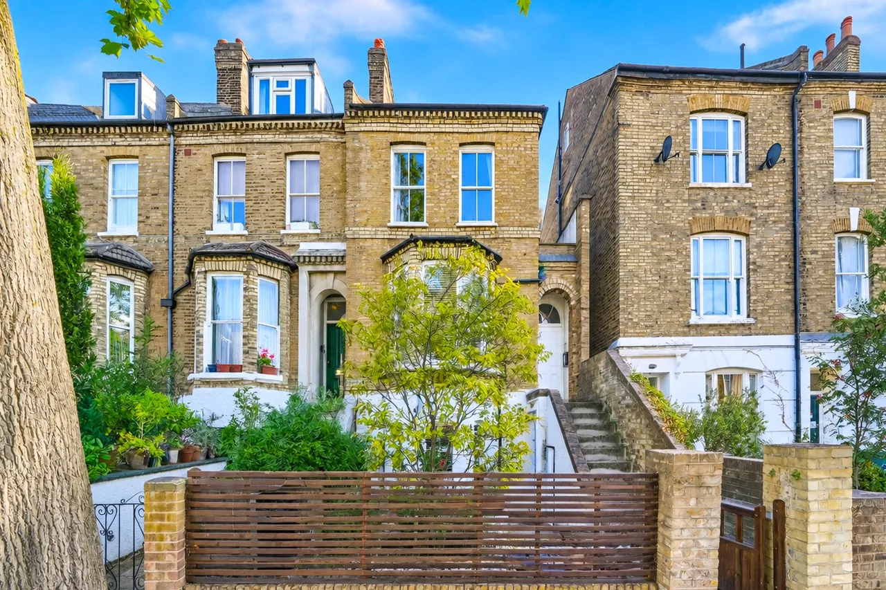3 bed flat for sale — Regina Road, London, N4