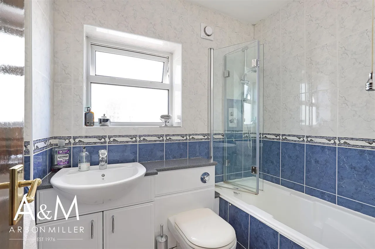 Herent Drive, Clayhall, Essex, Ilford, IG50HF, photo 21