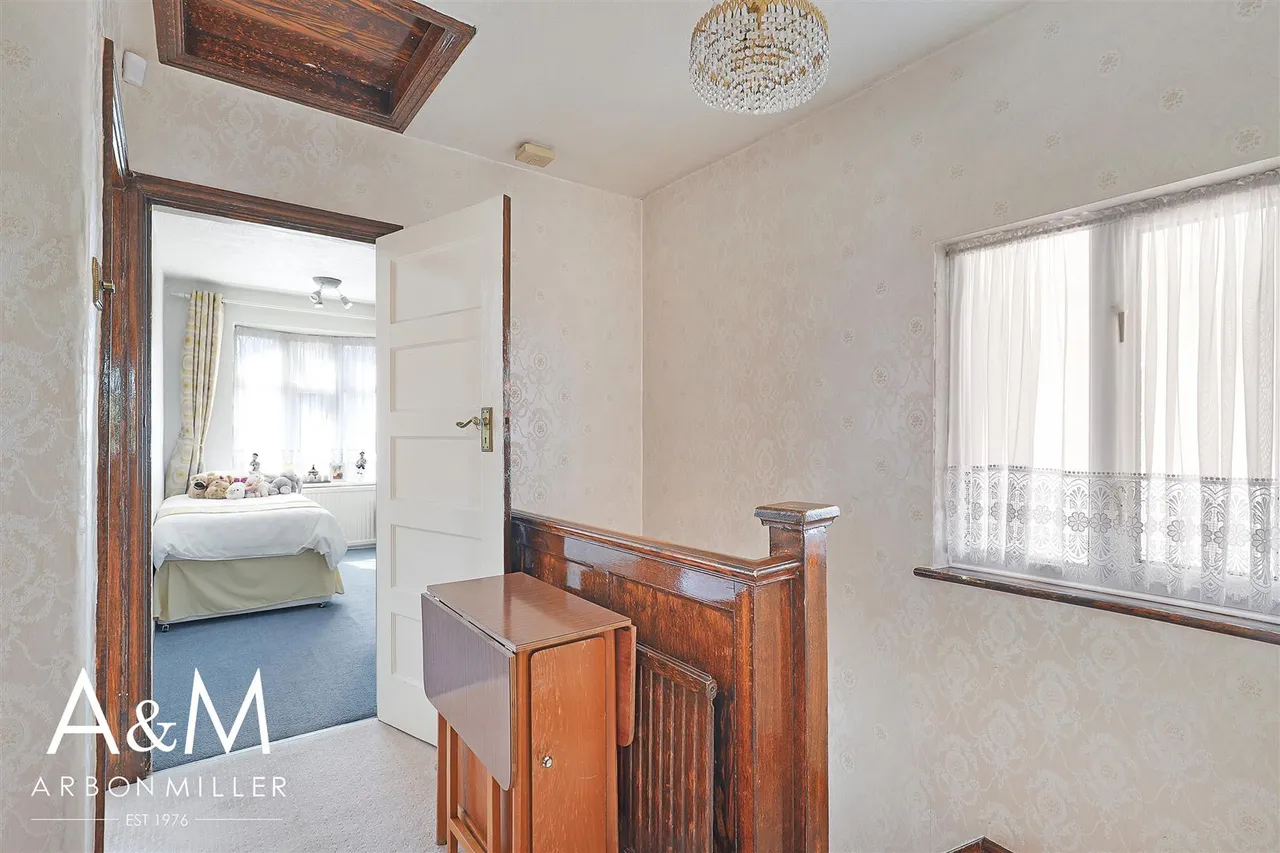 Herent Drive, Clayhall, Essex, Ilford, IG50HF, photo 14