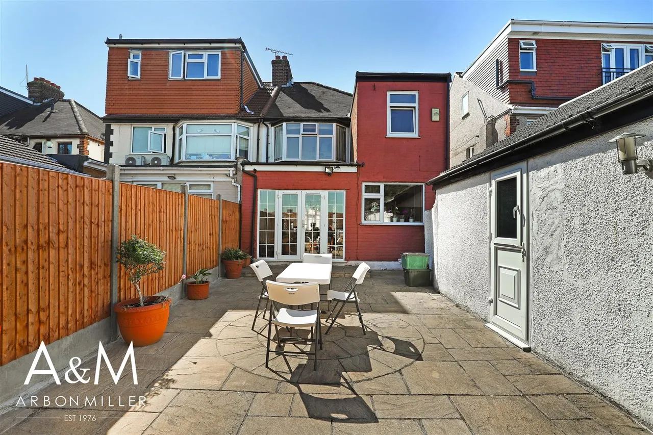 Herent Drive, Clayhall, Essex, Ilford, IG50HF, photo 26