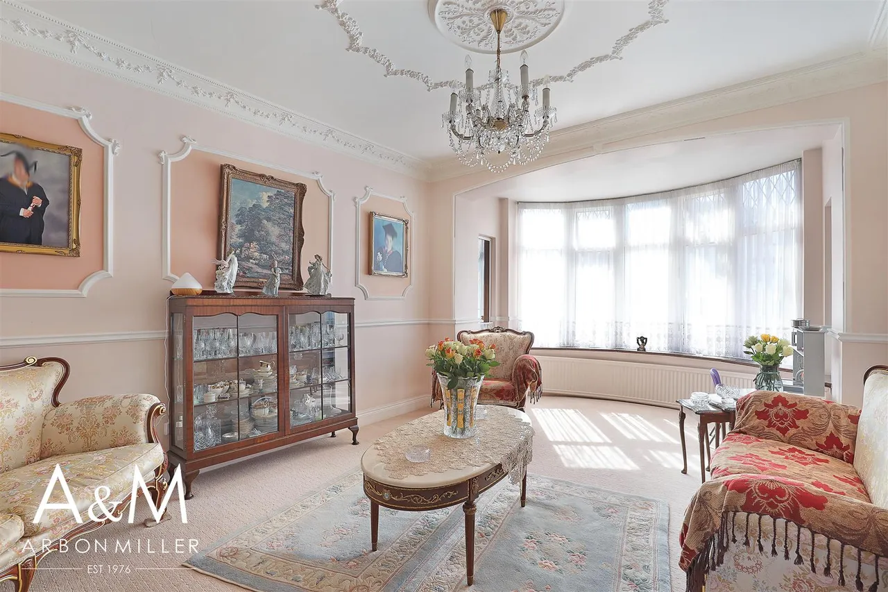 Herent Drive, Clayhall, Essex, Ilford, IG50HF, photo 5