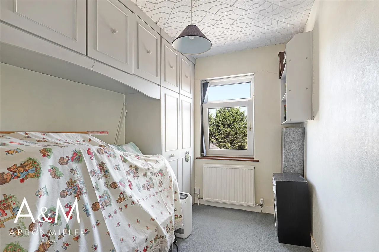 Herent Drive, Clayhall, Essex, Ilford, IG50HF, photo 20