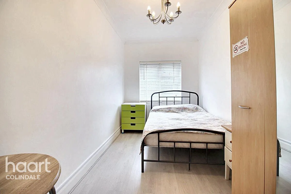 Edgware Way, HA8, photo 4