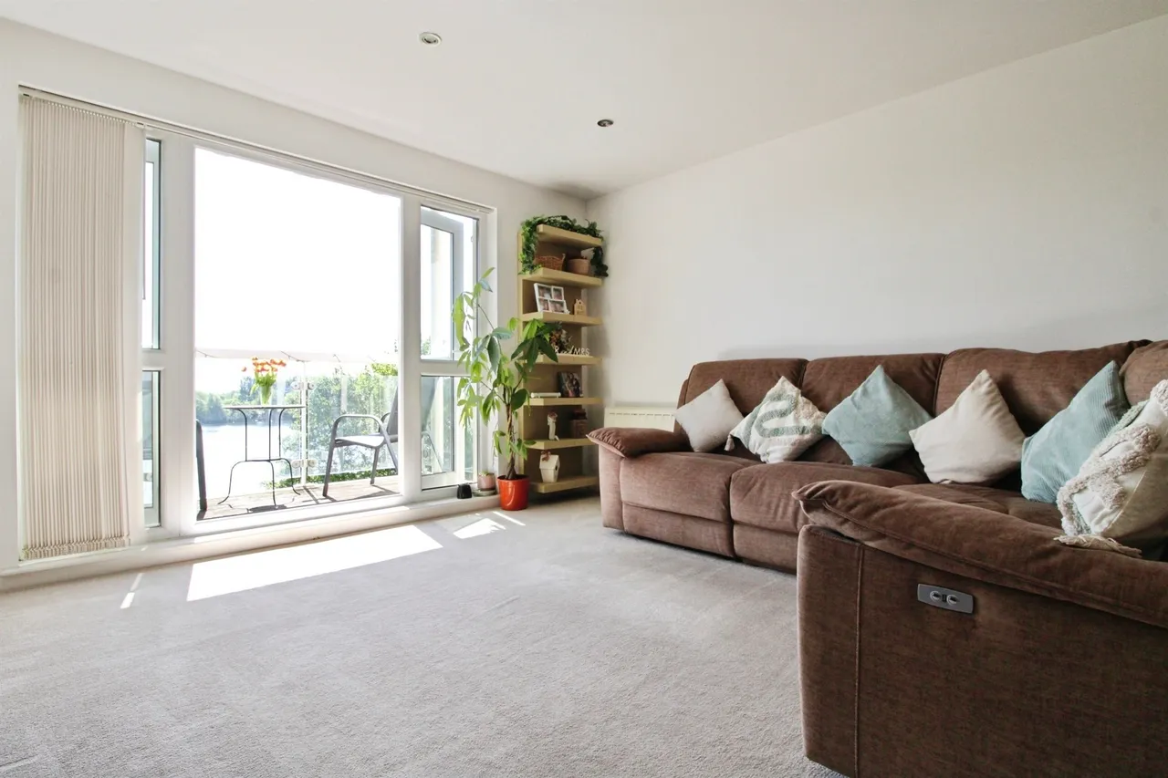 Jim Driscoll Way, Cardiff, CF11, photo 5