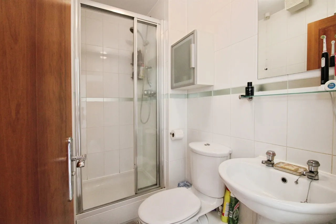 Jim Driscoll Way, Cardiff, CF11, photo 8