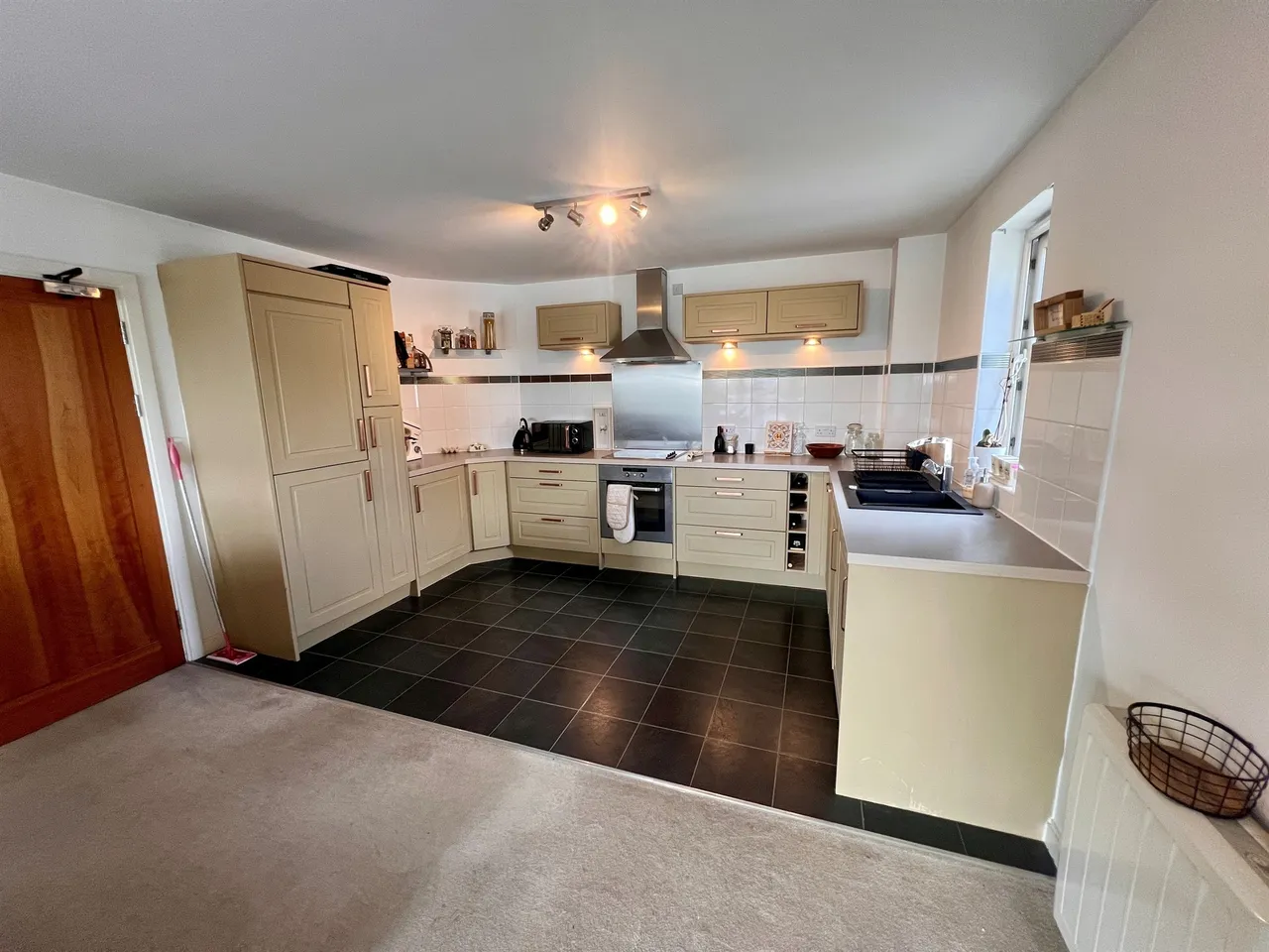 Jim Driscoll Way, Cardiff, CF11, photo 6