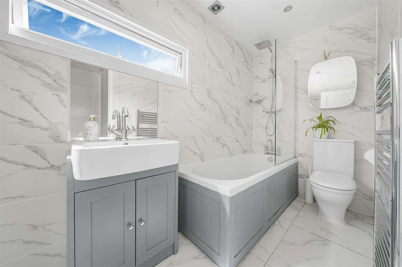 Wood Close, Windsor, Berkshire, SL4 3JZ, photo 12