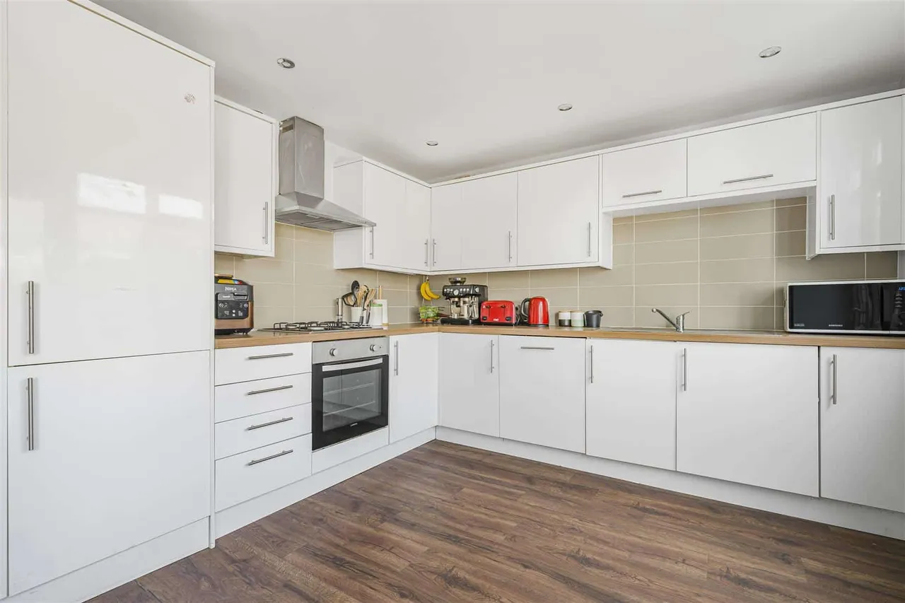 Wood Close, Windsor, Berkshire, SL4 3JZ, photo 2