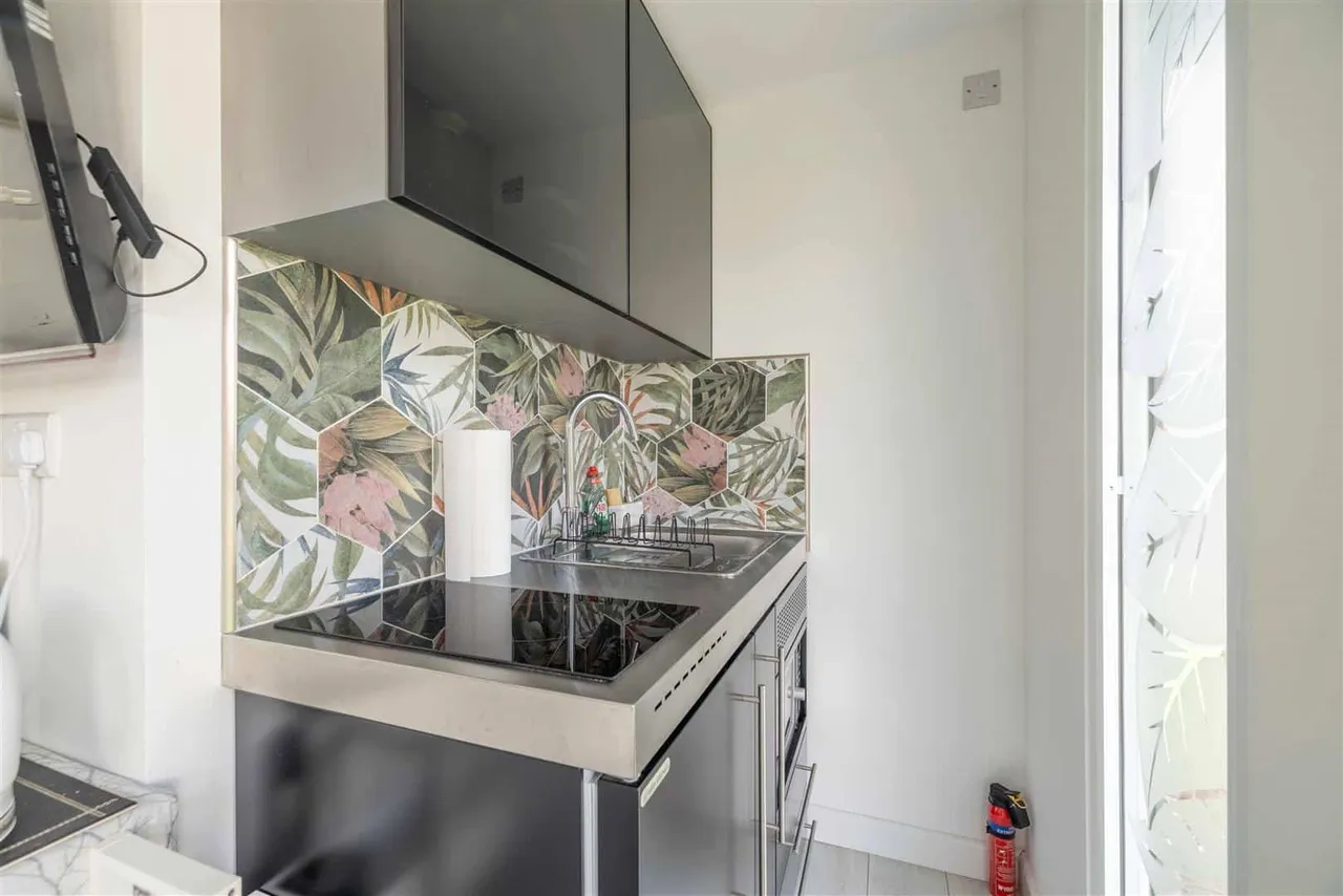 St. Johns Road, Windsor, SL4 3QN, photo 25