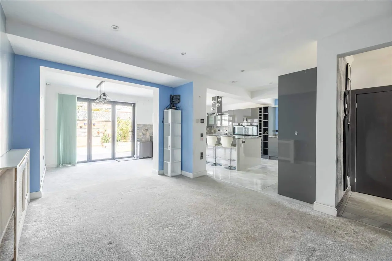 St. Johns Road, Windsor, SL4 3QN, photo 6