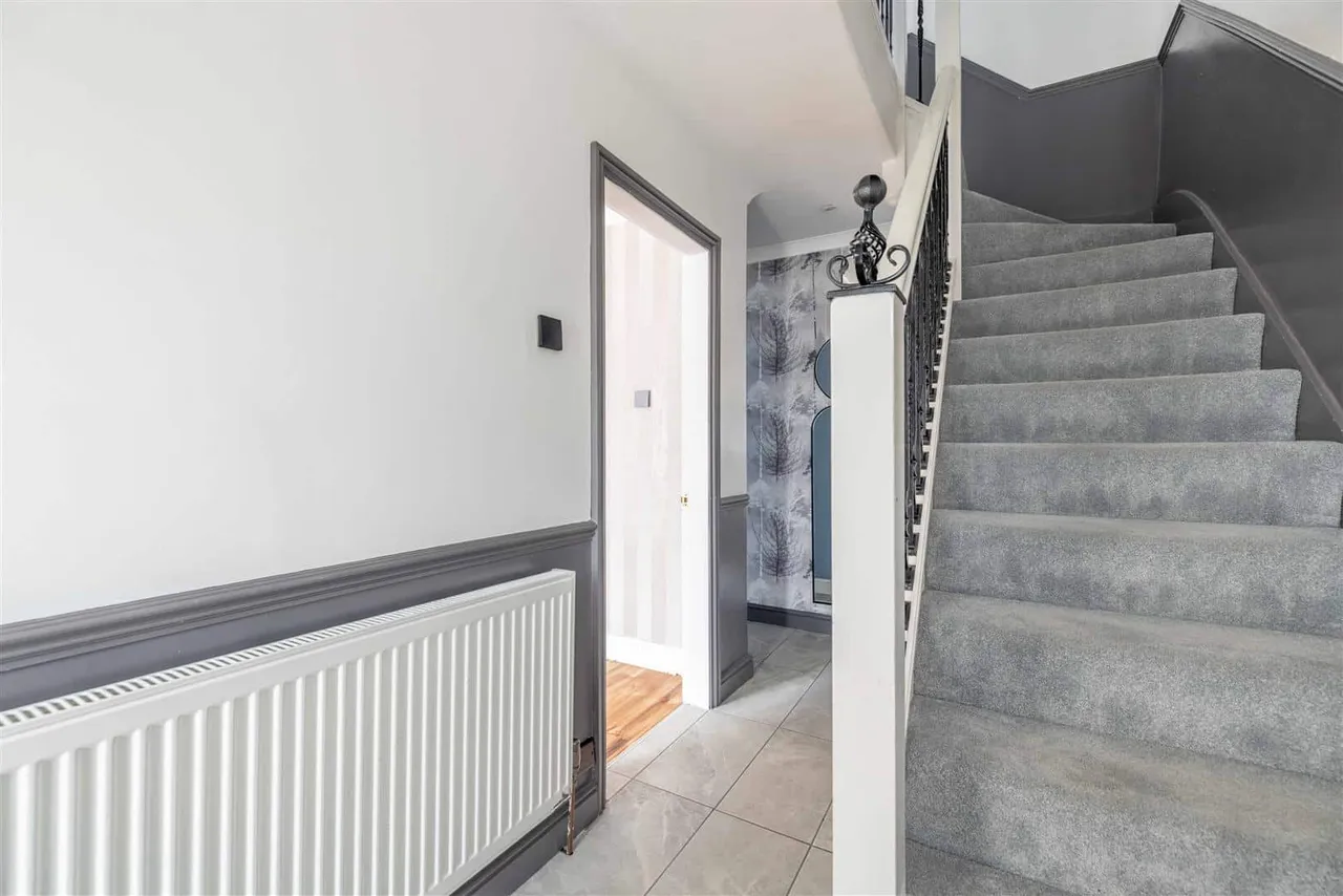 St. Johns Road, Windsor, SL4 3QN, photo 3