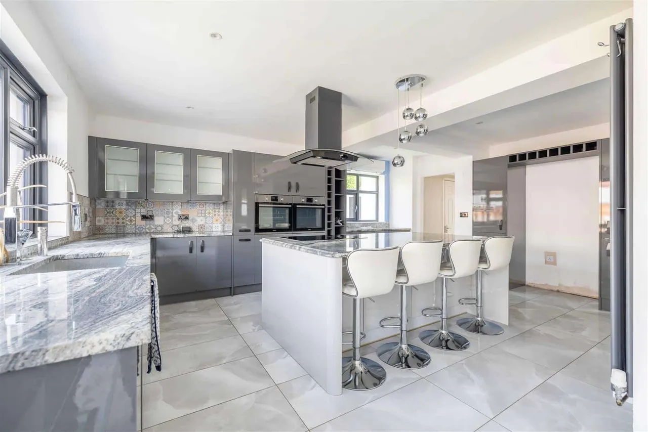 St. Johns Road, Windsor, SL4 3QN, photo 7