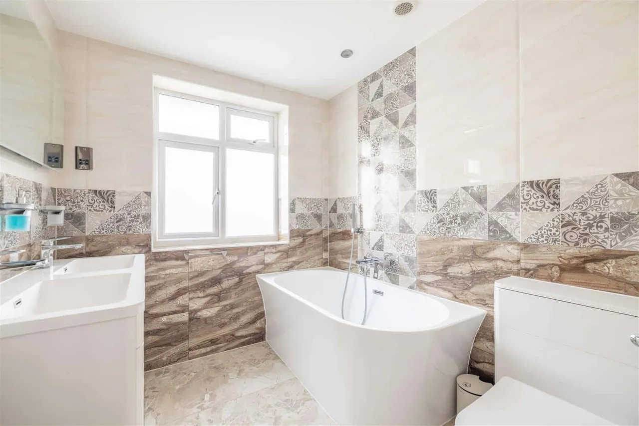St. Johns Road, Windsor, SL4 3QN, photo 19