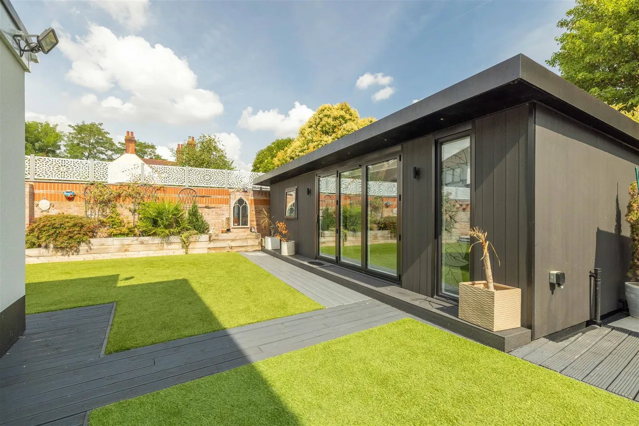 St. Johns Road, Windsor, SL4 3QN, photo 22