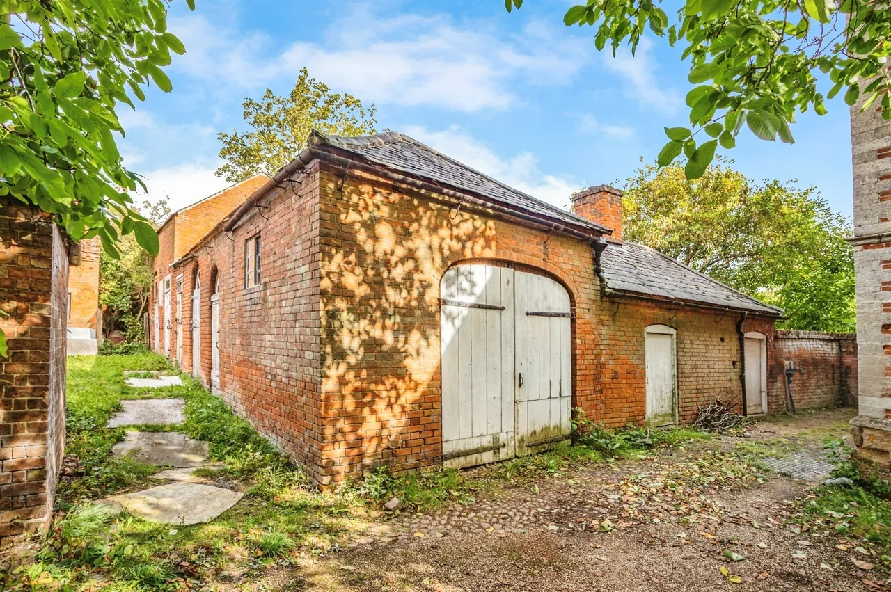 Main Street, Asfordby, LE14, photo 18