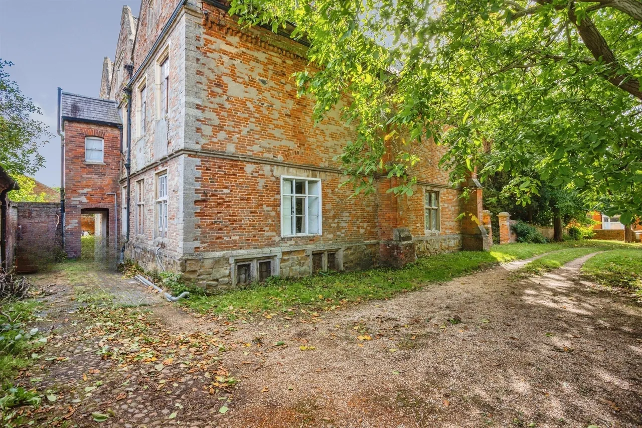 Main Street, Asfordby, LE14, photo 12