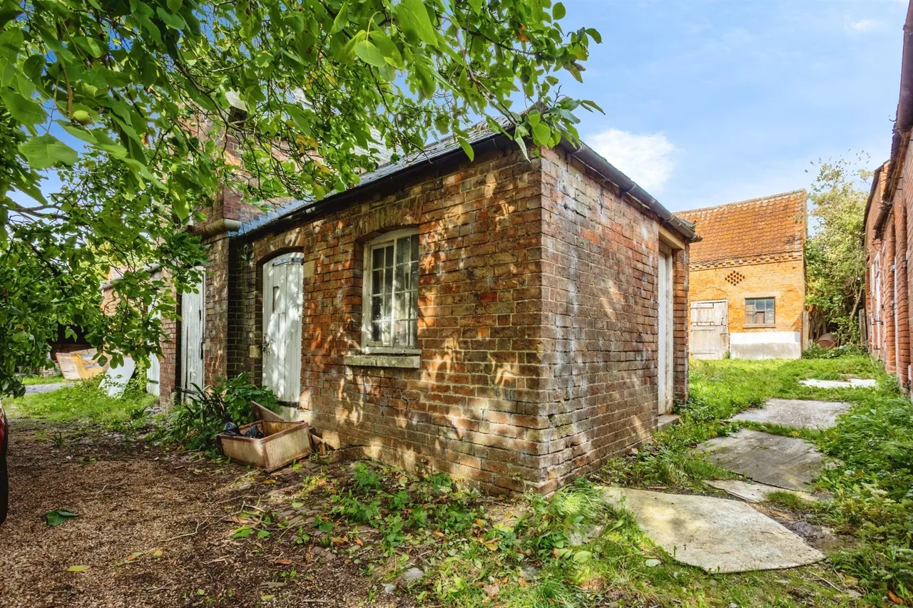 Main Street, Asfordby, LE14, photo 20