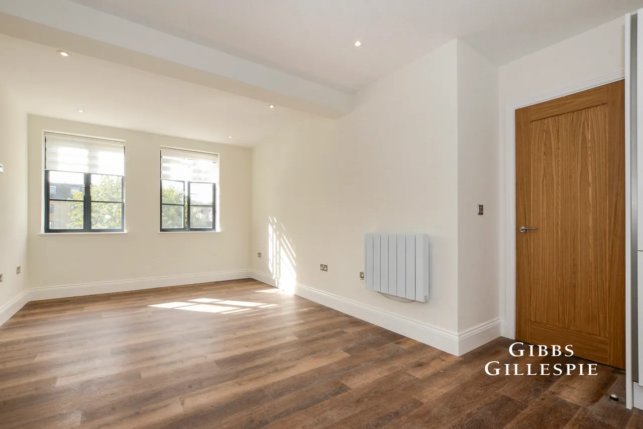 High Street, Rickmansworth Fees Apply, WD3, photo 3