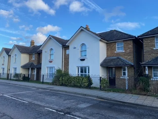4 bed property to rent, Station Road West, Canterbury, CT2