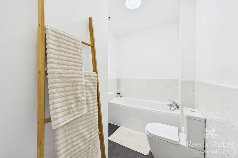 Scampston Drive, East Ardsley, West Yorkshire, WF3, photo 9