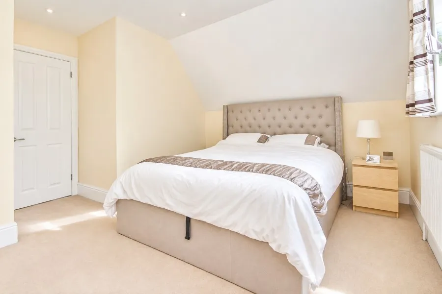 Well Lane, Woking, GU21, photo 6
