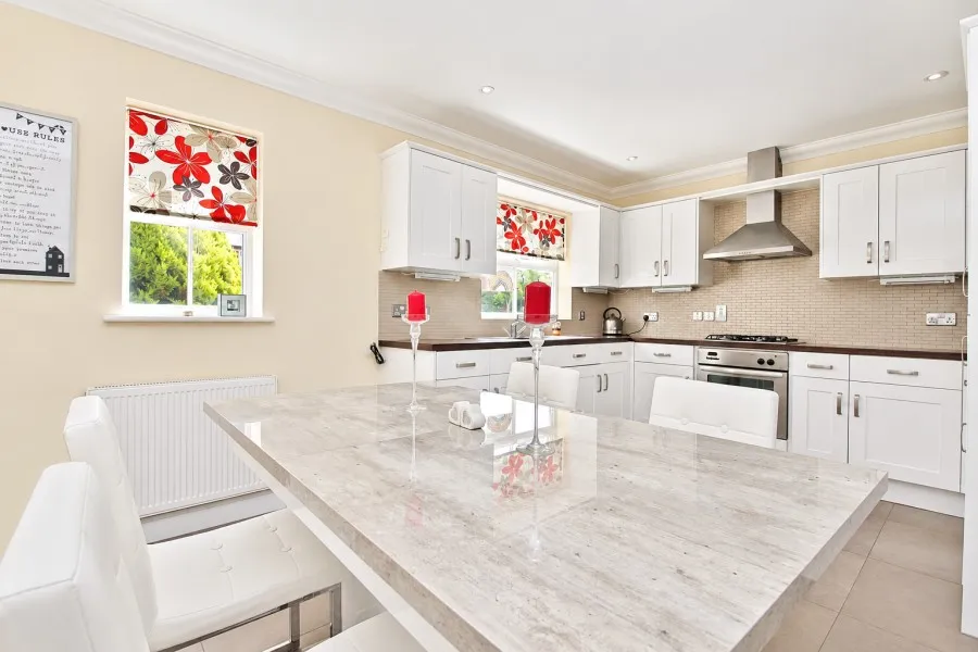 Well Lane, Woking, GU21, photo 4