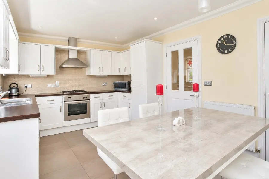 Well Lane, Woking, GU21, photo 5