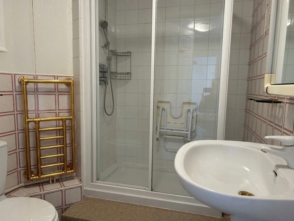 Finchley Road, Golders Green, NW11, photo 5