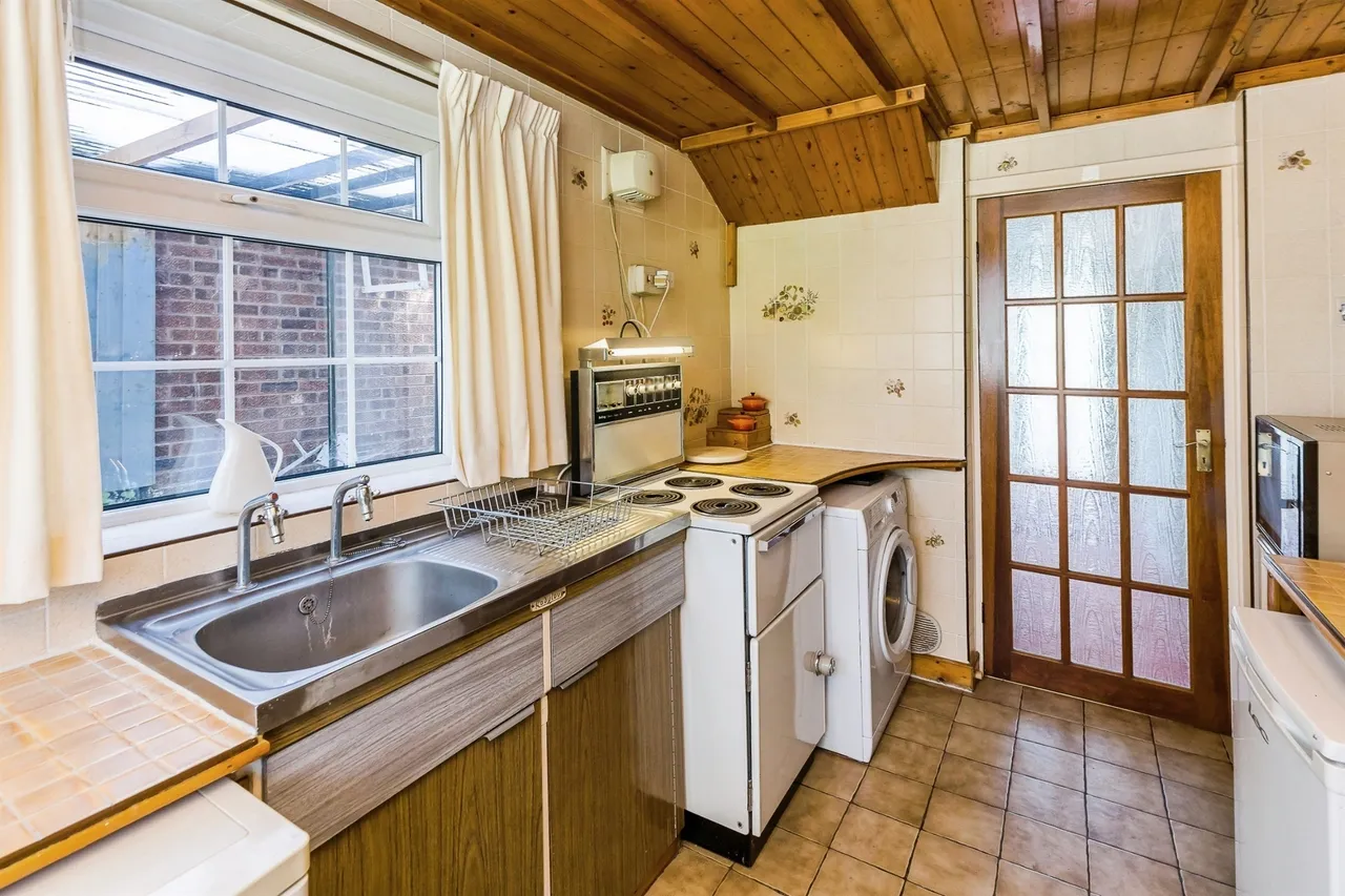 Kelsall Close, Oxton, Prenton, photo 9