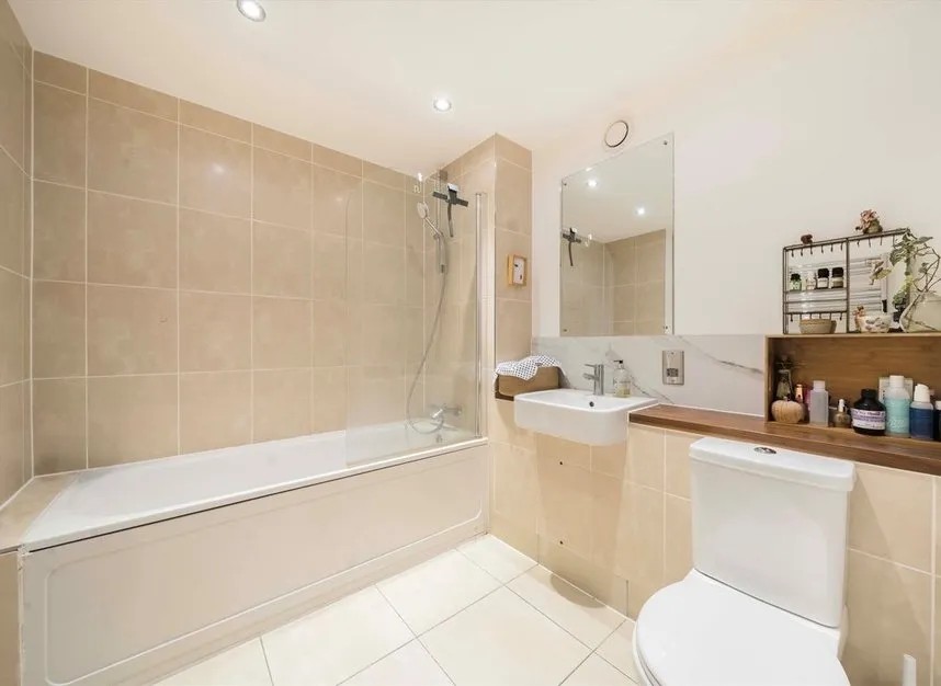 Vulcan Way, Islington, N7, photo 5