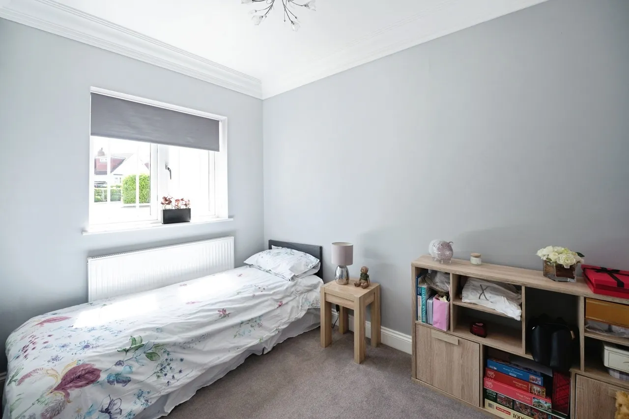 North Road, Romford, RM4, photo 23