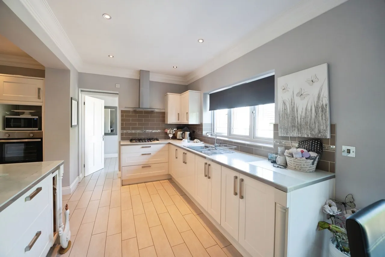 North Road, Romford, RM4, photo 10