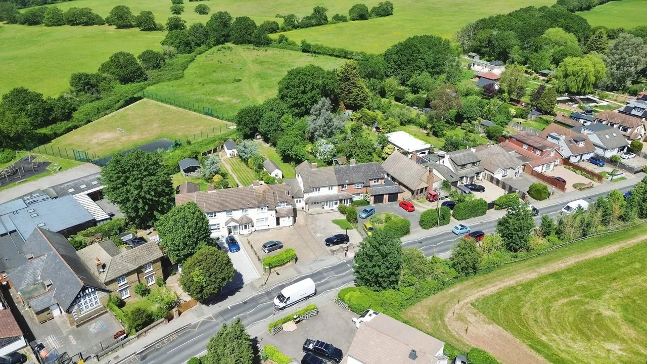 North Road, Romford, RM4, photo 28