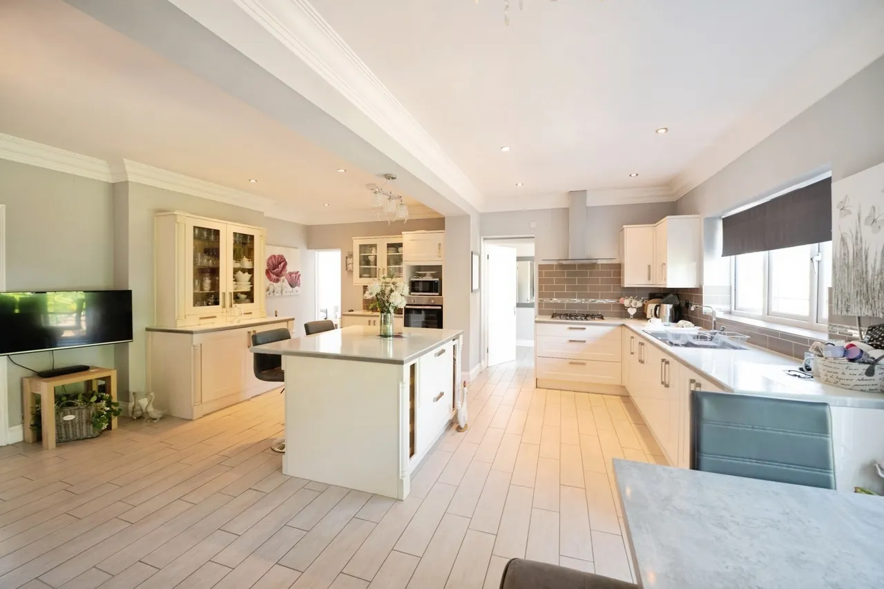 North Road, Romford, RM4, photo 8