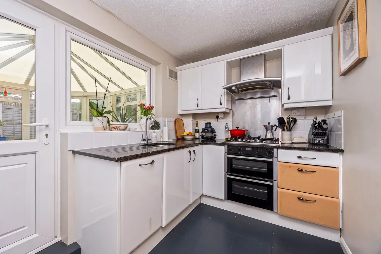 Yarrow Close, Horsham, RH12, photo 9