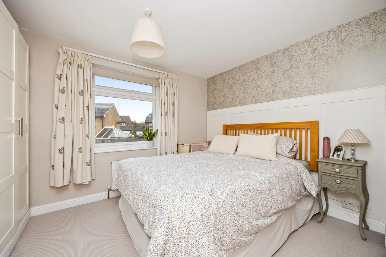 Yarrow Close, Horsham, RH12, photo 3