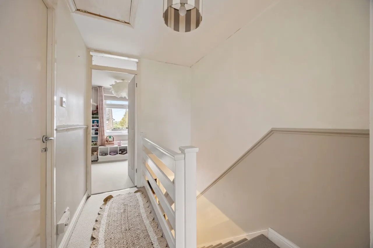 Yarrow Close, Horsham, RH12, photo 12