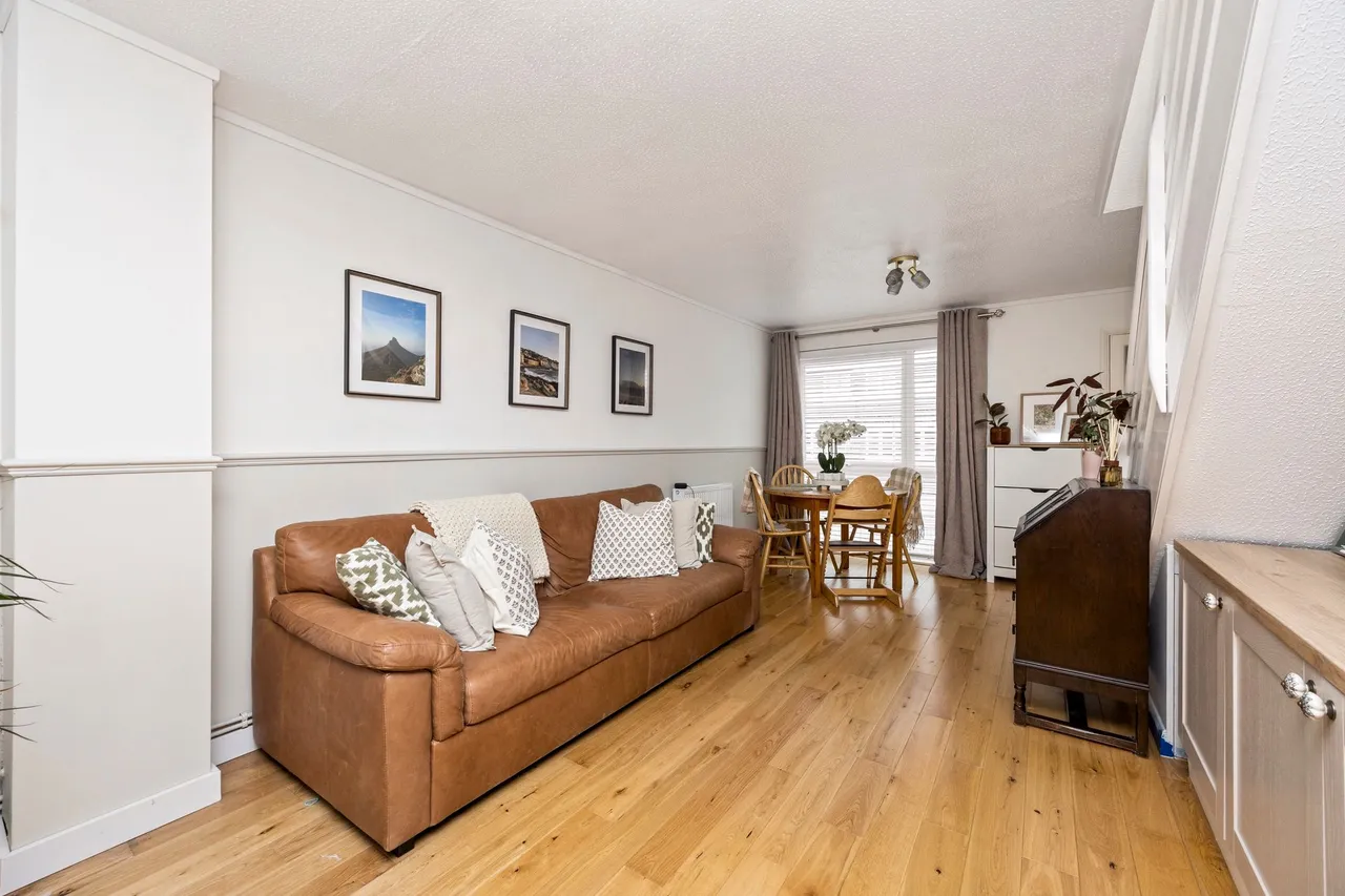 Yarrow Close, Horsham, RH12, photo 2