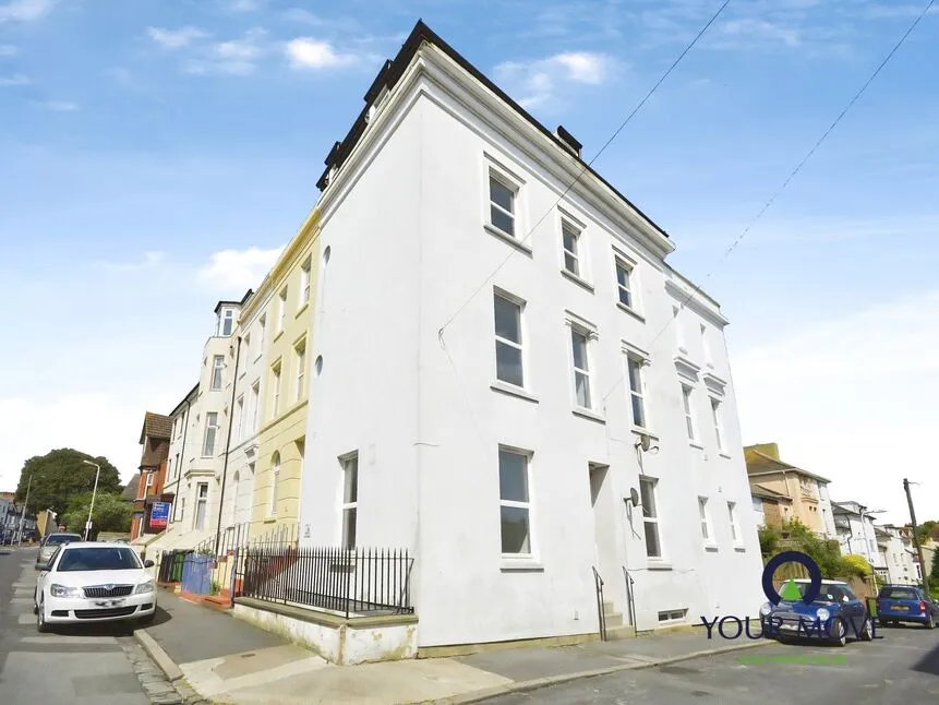 2 bed flat to rent — London Street, Folkestone, Kent, CT20