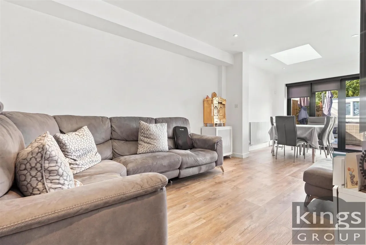 Great Cambridge Road, Enfield, photo 4