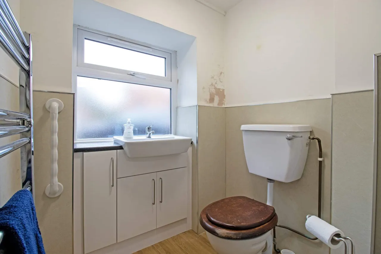 High Street, Scotter, DN21, photo 15